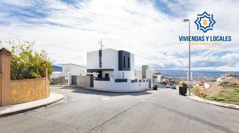 Granada - Peligros - 305m2