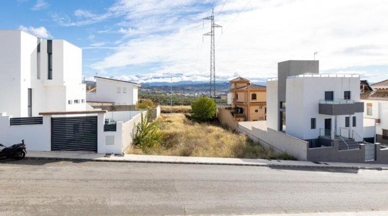 Granada - Peligros - 305m2