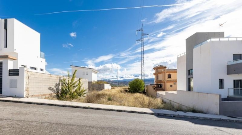 Granada - Peligros - 305m2