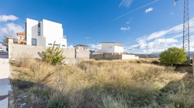 Granada - Peligros - 305m2