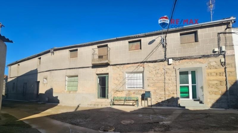 Cáceres - Villamesías - 710m2