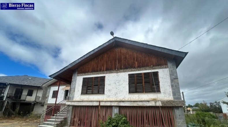 León - Carracedelo - 564m2