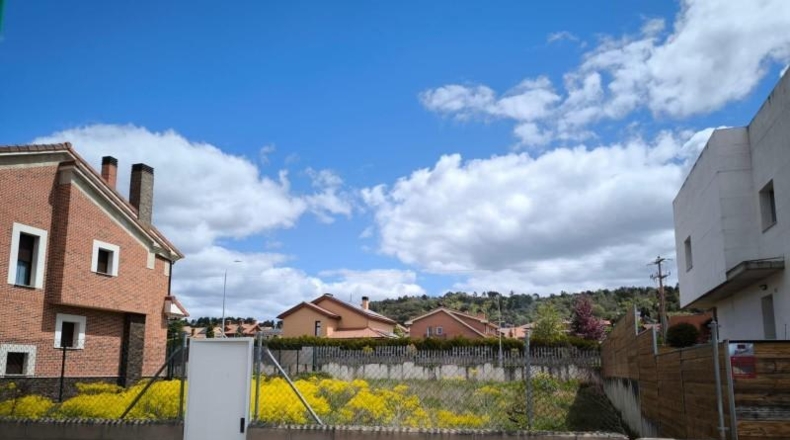 Leon - Carbajal de la Legua - 520m2