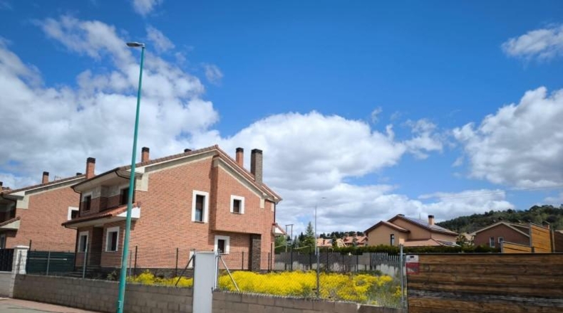 Leon - Carbajal de la Legua - 520m2