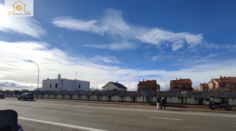Leon - Carbajal de la Legua - 520m2