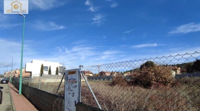 Leon - Carbajal de la Legua - 520m2
