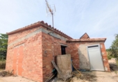 Отдельно стоящий дом с участком на продажу в городе Amposta Фото