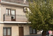 Отдельно стоящий дом с участком на продажу в городе Cañaveral Фото