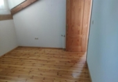 Отдельно стоящий дом с участком на продажу в городе Alija del Infantado Фото