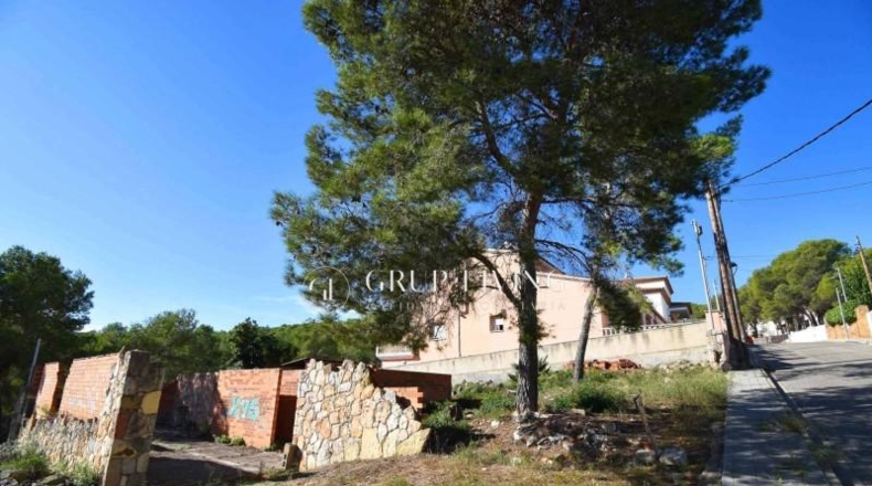 Barcelona - Canyelles - 770m2