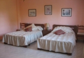 Chalet independiente con terreno en venta en la España, Cacabelos, ref: TR134924 foto