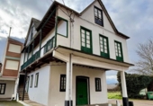 Chalet independiente con terreno en venta en la España, Cacabelos, ref: TR145912 foto