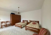 Chalet independiente con terreno en venta en la España, Cacabelos, ref: TR145912 foto