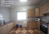 Отдельно стоящий дом с участком на продажу в городе Socuéllamos Фото