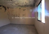 Chalet independiente con terreno en venta en la España, Icod de los Vinos, ref: TR405714 foto