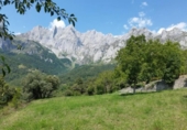 Detached villa with land for sale on España, Camaleño, ref: TR409608 photo