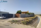 Chalet independiente con terreno en venta en la España, La Rinconada, ref: TR411775 foto