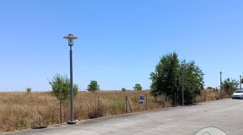 Valladolid - La Cistérniga - 2052m2