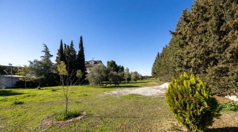 Гранада - Atarfe - 2500m2