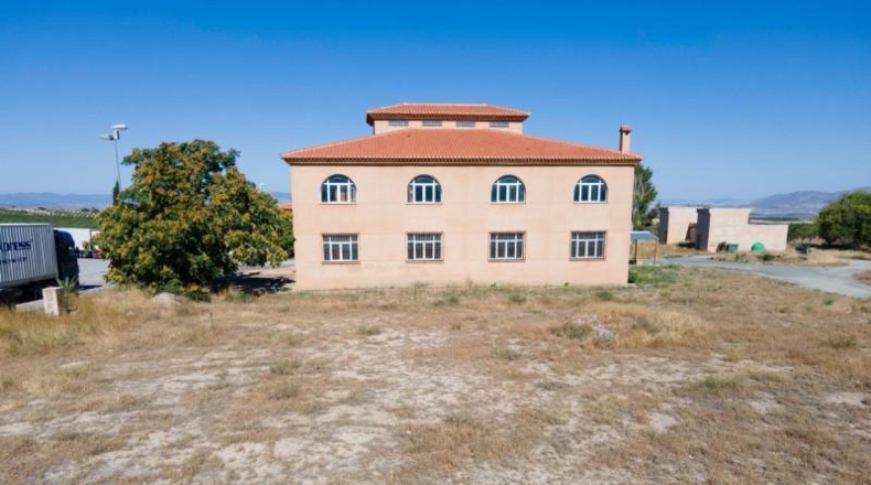 Granada - Baza - 860m2