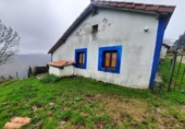 Отдельно стоящий дом с участком на продажу в городе San Pedro del Romeral Фото