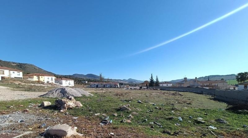Granada - Íllora - 8079m2