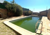Chalet independiente con terreno en venta en la España, Gerena, ref: TR397990 foto