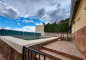 Chalet independiente con terreno en venta en la España, Chiva, ref: TR165696 foto