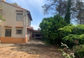 Отдельно стоящий дом с участком на продажу в городе Villalonga Фото
