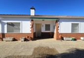 Chalet independiente con terreno en venta en la España, Villaviciosa de Córdoba, ref: TR244111 foto