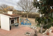 Chalet independiente con terreno en venta en la España, Albacete, ref: TR390208 foto