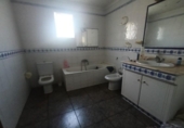 Chalet independiente con terreno en venta en la España, Llombai, ref: TR405188 foto