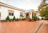 Chalet independiente con terreno en venta en la España, Puertollano, ref: TR370525 foto