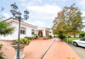 Chalet independiente con terreno en venta en la España, Puertollano, ref: TR370525 foto