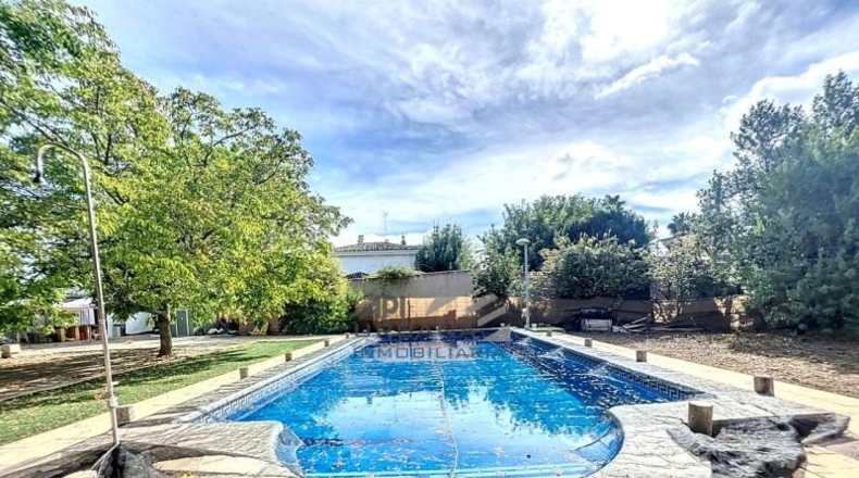 Córdoba - Lucena - 1500m2