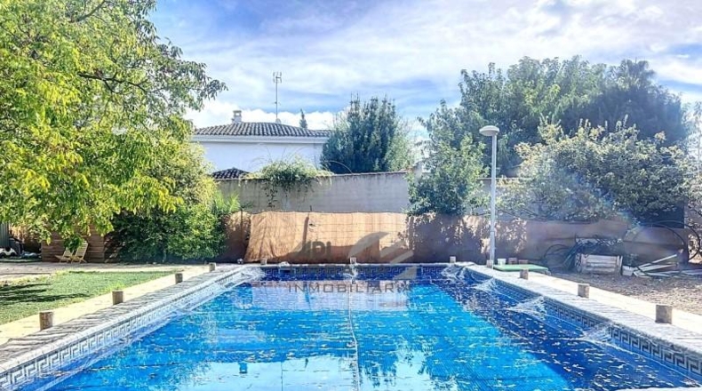 Córdoba - Lucena - 1500m2