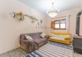 Отдельно стоящий дом с участком на продажу в городе Llíria Фото