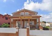 Chalet independiente con terreno en venta en la España, el Vendrell, ref: TR403947 foto