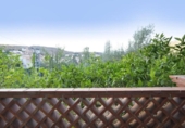 Отдельно стоящий дом с участком на продажу в городе Cozvíjar Фото