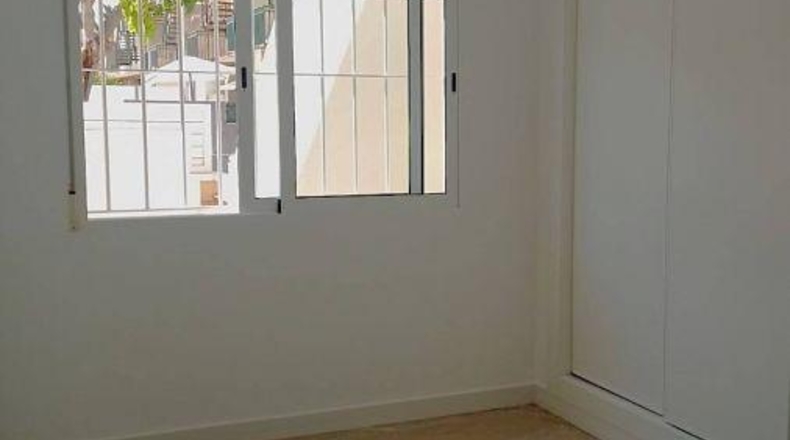 Alicante - Пилар-де-ла-Орадада - 65m2
