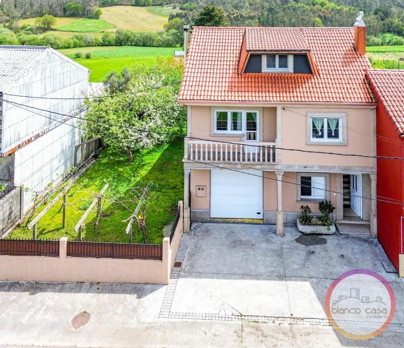 Country house in Dumbría