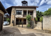 Chalet independiente con terreno en venta en la España, Ponferrada, ref: TR256071 foto
