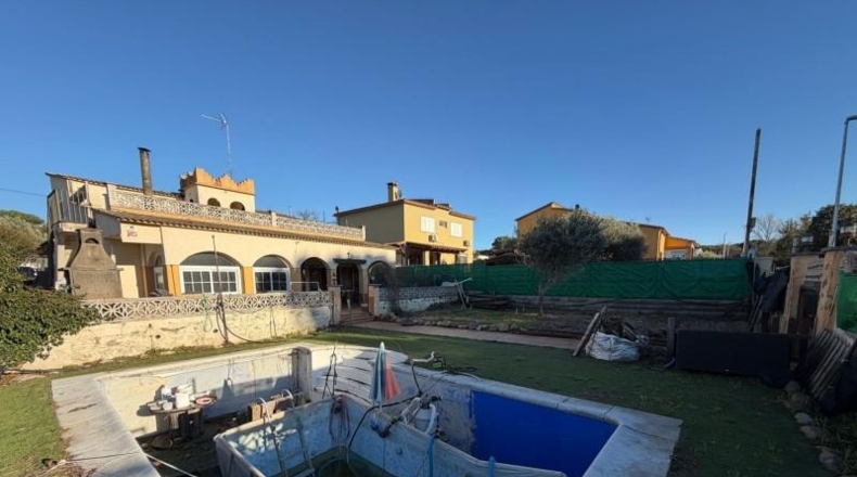 Жирона - Llagostera - 550m2