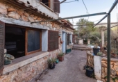 Chalet independiente con terreno en venta en la España, Bunyola, ref: TR410311 foto