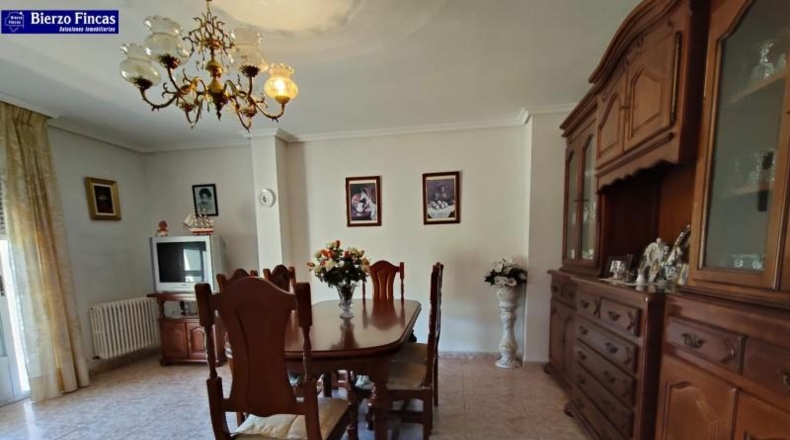 León - Ponferrada - 10000m2