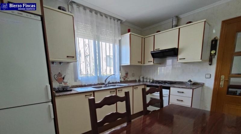 León - Ponferrada - 10000m2