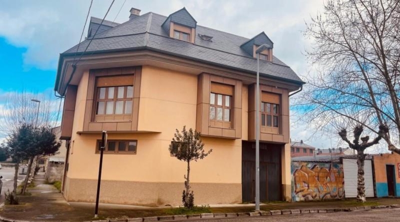Леон - Понферрада - 300m2