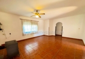 Загородный дом с участком на продажу в городе Fortuna Фото