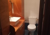Отдельно стоящий дом с участком на продажу в городе Леон Фото
