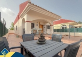 Chalet independiente con terreno en venta en la España, Torrevieja, ref: TR364952 foto
